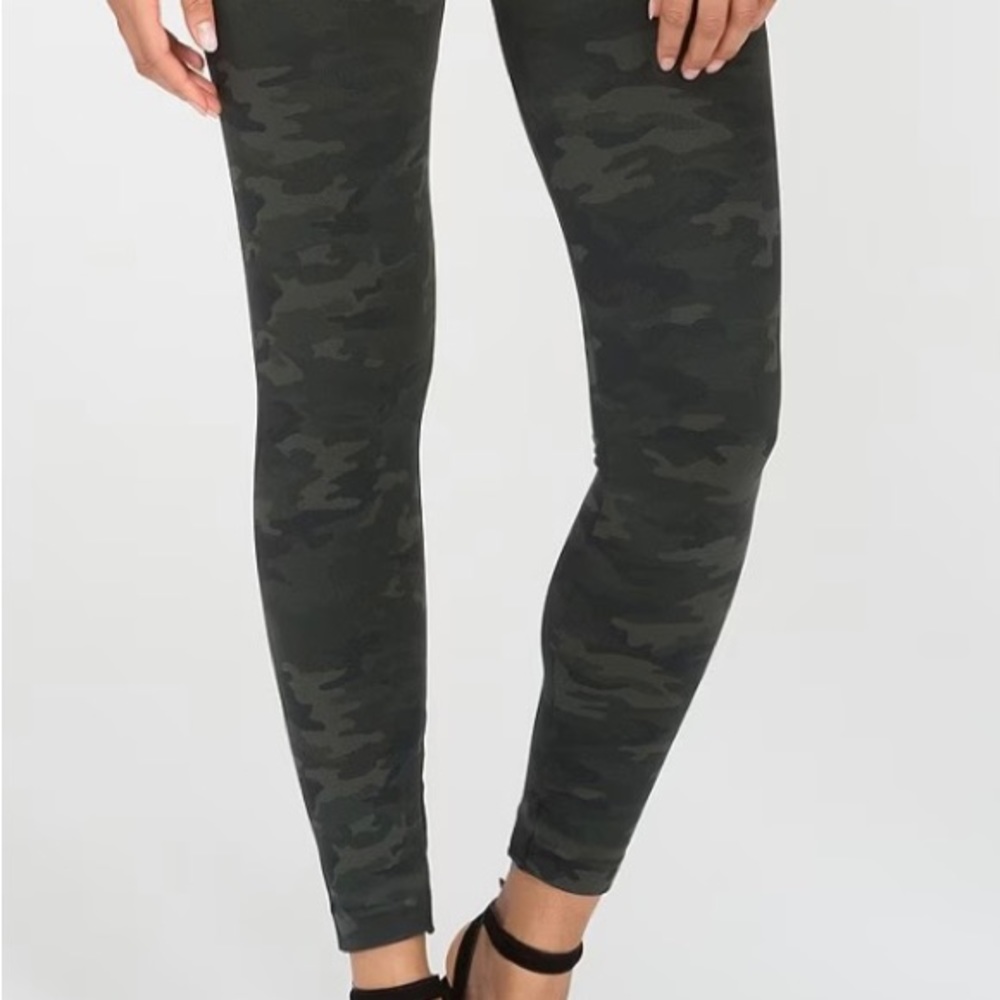 SPANX
Seamless high rise leggings

Medium